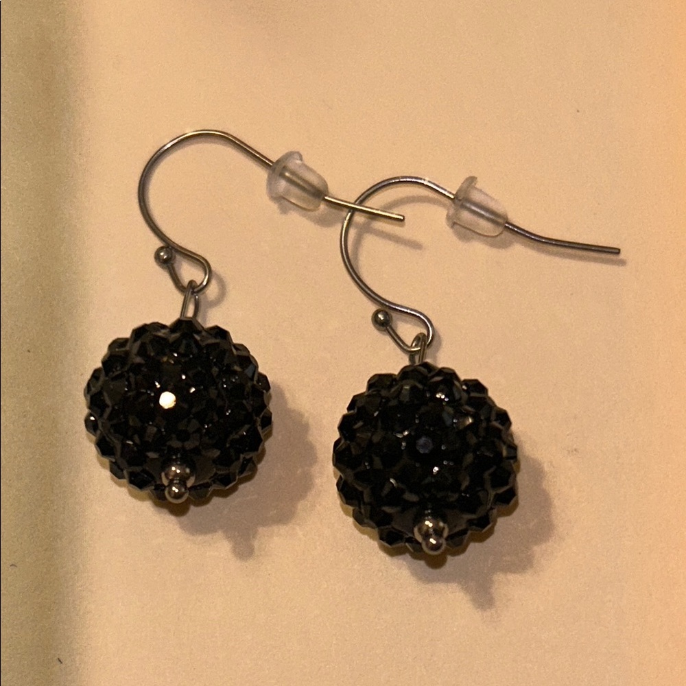 Elegant Black Sparkling Earrings